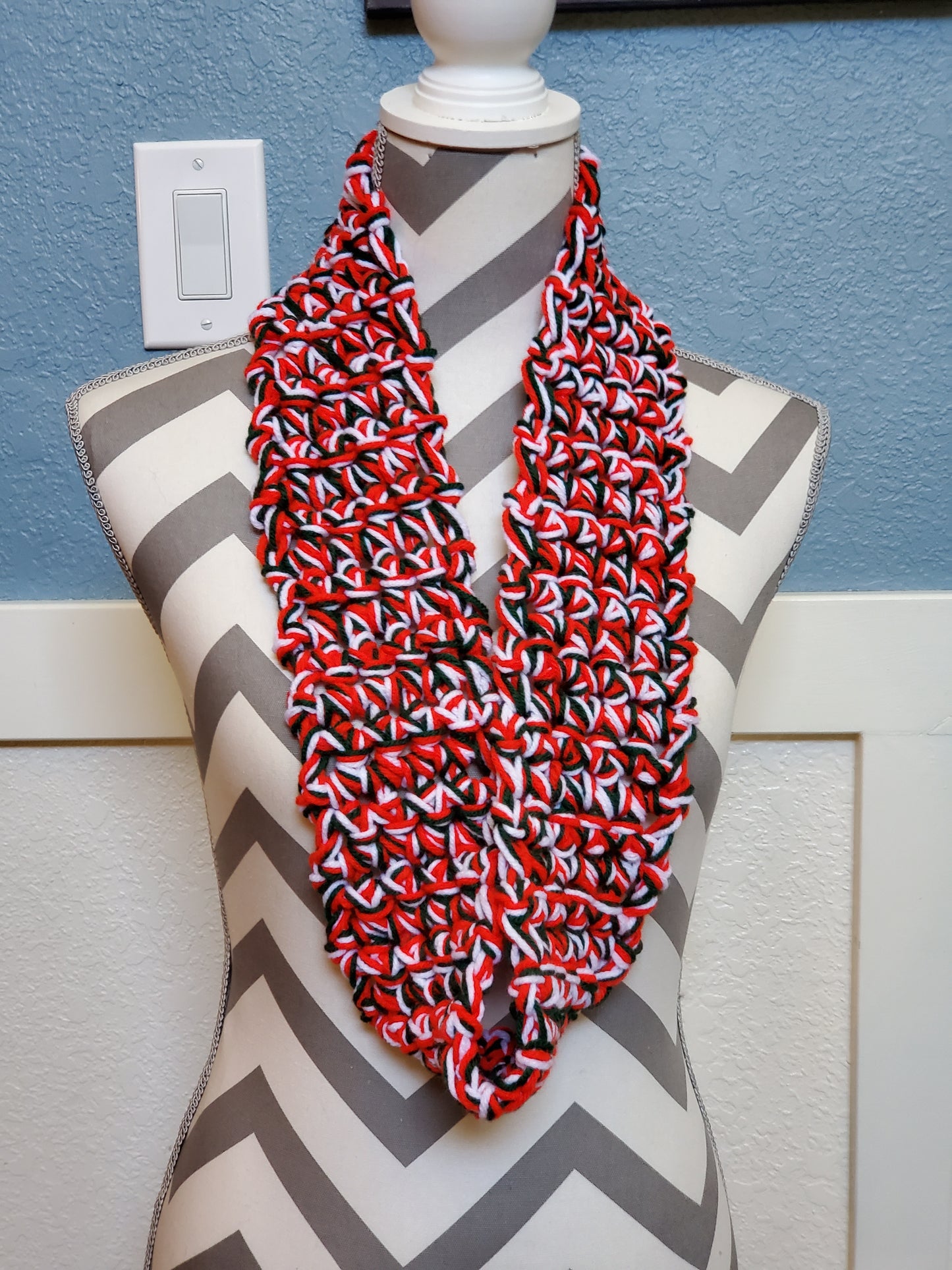 Mini Chunky Infinity Scarf - Red, White, & Green