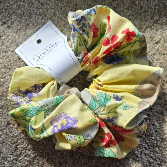 Jumbo Yellow Floral Scrunchie – Garden Vibes