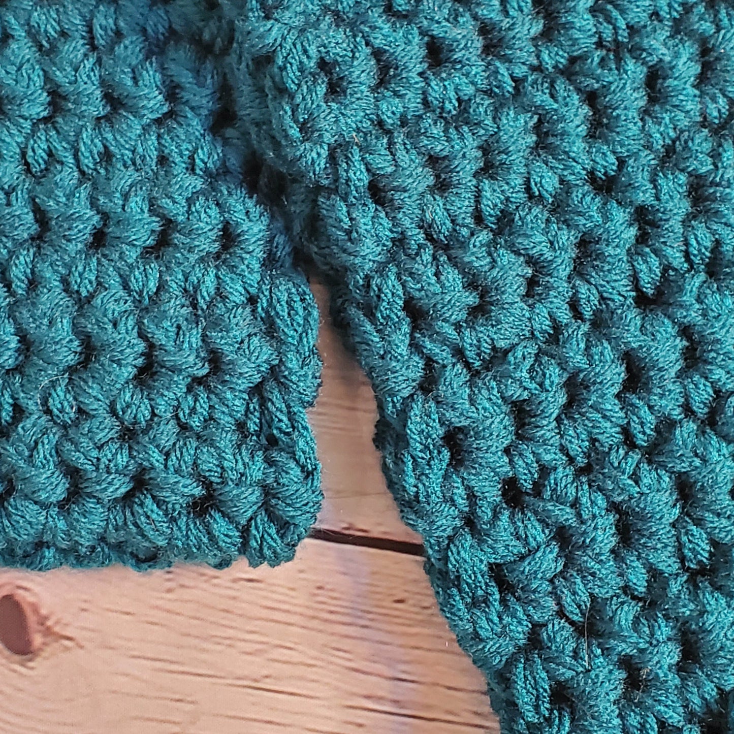 Teal Infinity Scarf – Cozy, Stylish, and Timeless